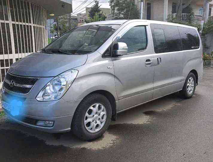 Hyundai Starex Minivan